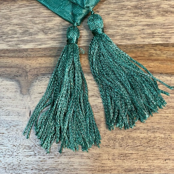 Decorative Red and Green Dinning Table Runner Bundle 12in x 72in Polyester - Picture 6 of 15